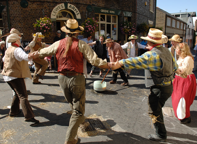 Dwile Flonking. Dodging Beer-Soaked Rags in East Sussex, England