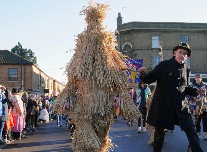 Whittlesey Straw Bear Festival. Dancing Bears and Morris Men in Cambridgeshire, England